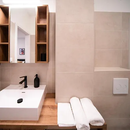 Petit Pearl - 2 People, Wifi, Tv, Ac *