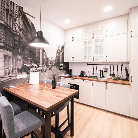 Petit Pearl - 2 People, Wifi, Tv, Ac * Budapest